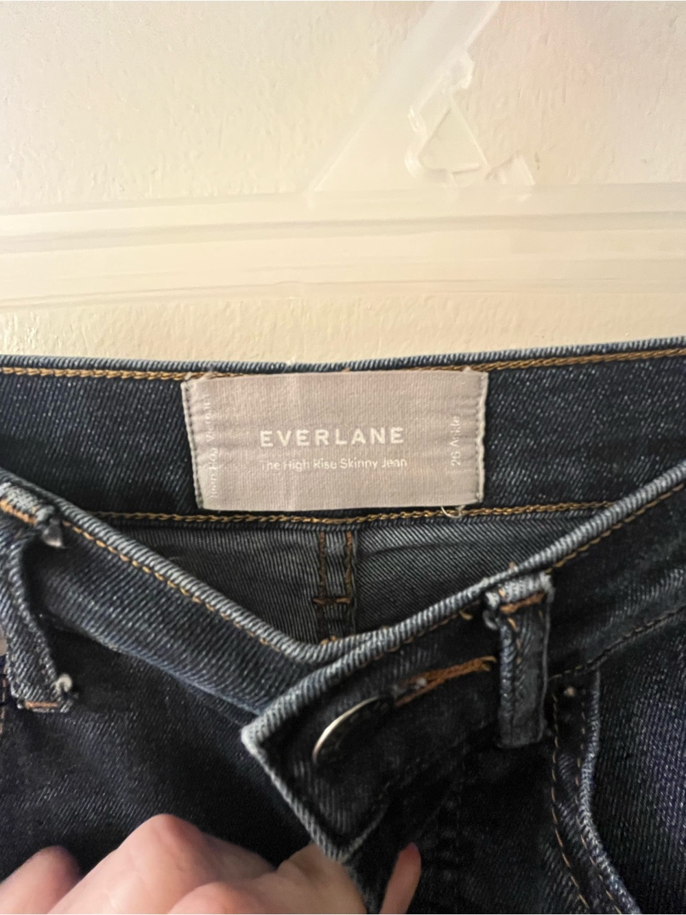 Everlane High-Rise Skinny Dark Wash - Picture 4 of 5